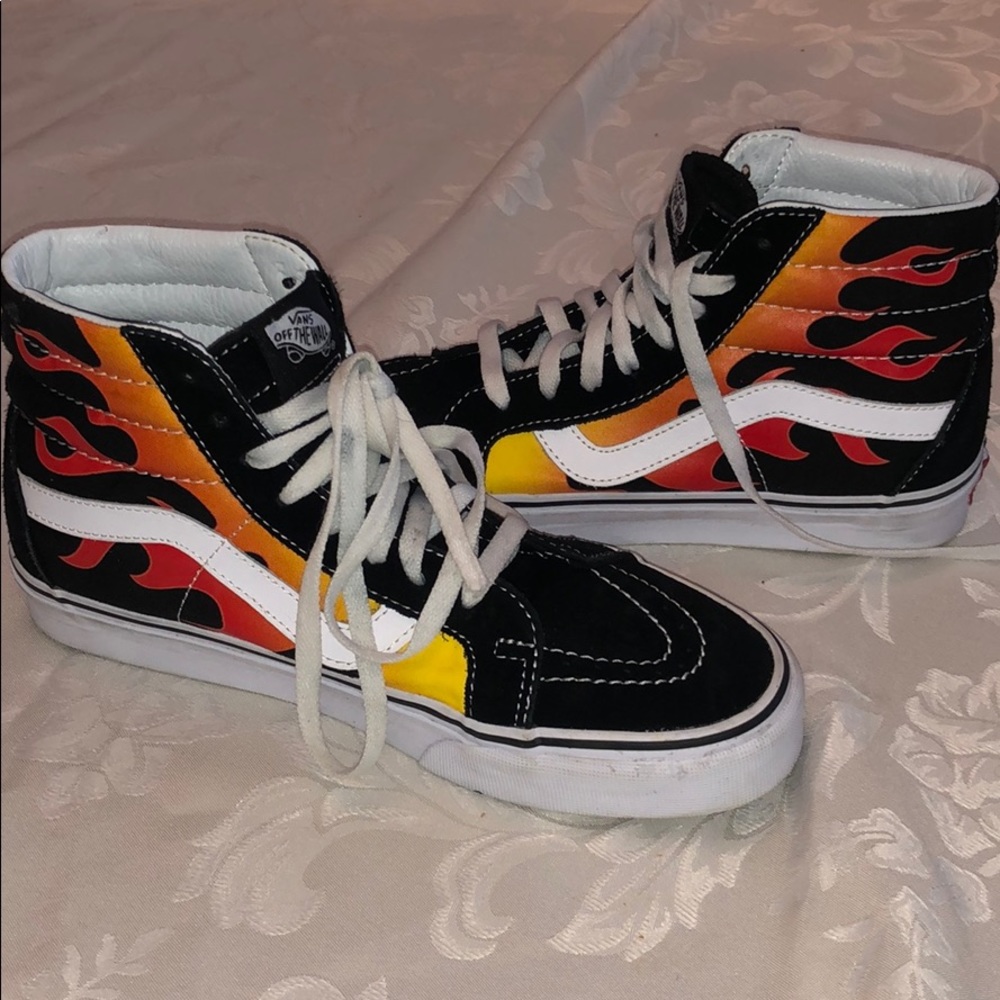 Sk8-Hi flame Vans